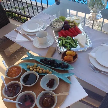 Meyveli Ev Karadere (Aegean)